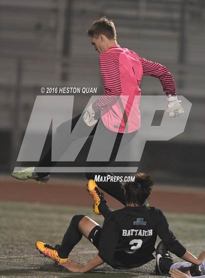 Thumbnail 2 in Palos Verdes vs. Clovis (West Coast Showcase) photogallery.