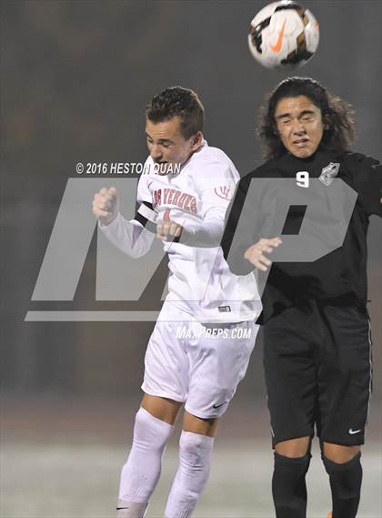 Thumbnail 2 in Palos Verdes vs. Clovis (West Coast Showcase) photogallery.