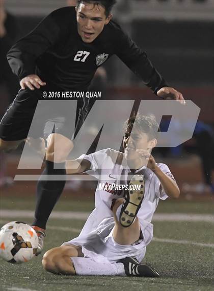 Thumbnail 3 in Palos Verdes vs. Clovis (West Coast Showcase) photogallery.