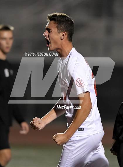 Thumbnail 2 in Palos Verdes vs. Clovis (West Coast Showcase) photogallery.