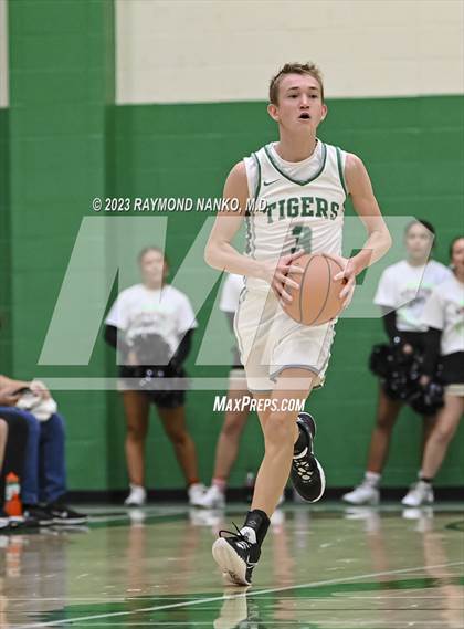 Thumbnail 2 in Madison-Grant @ Yorktown photogallery.