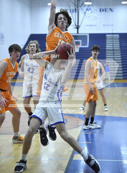 Thumbnail 2 in Sullivan Central @ Unicoi County photogallery.