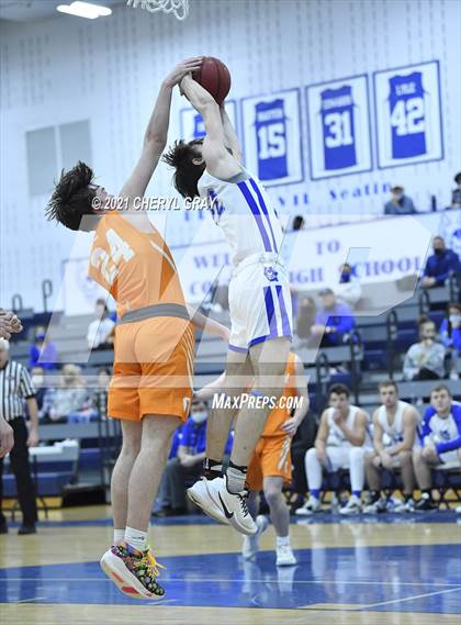 Thumbnail 1 in Sullivan Central @ Unicoi County photogallery.