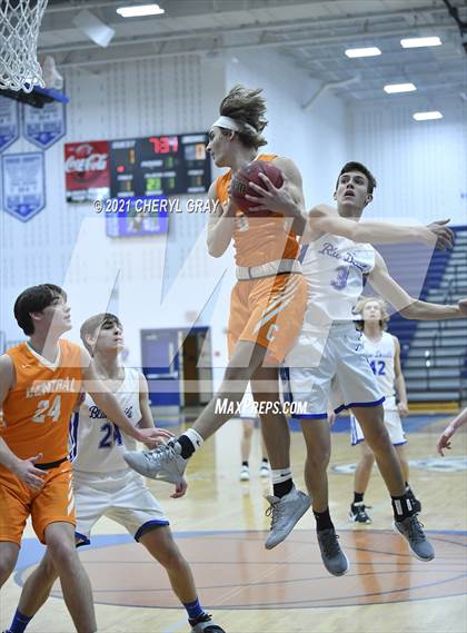 Thumbnail 3 in Sullivan Central @ Unicoi County photogallery.