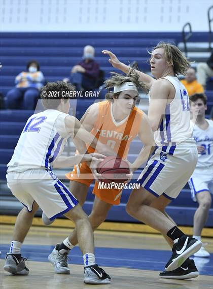 Thumbnail 1 in Sullivan Central @ Unicoi County photogallery.