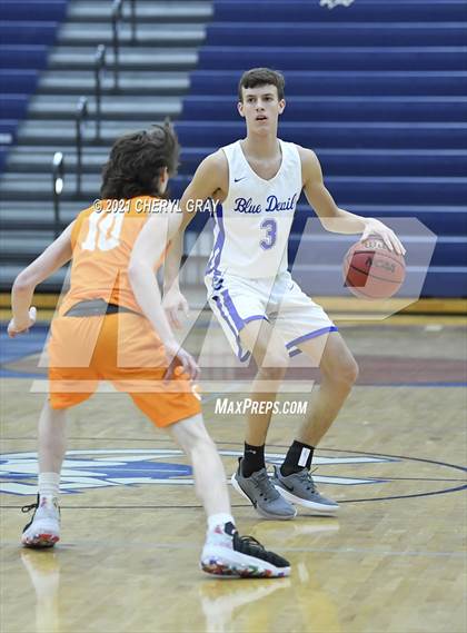 Thumbnail 1 in Sullivan Central @ Unicoi County photogallery.