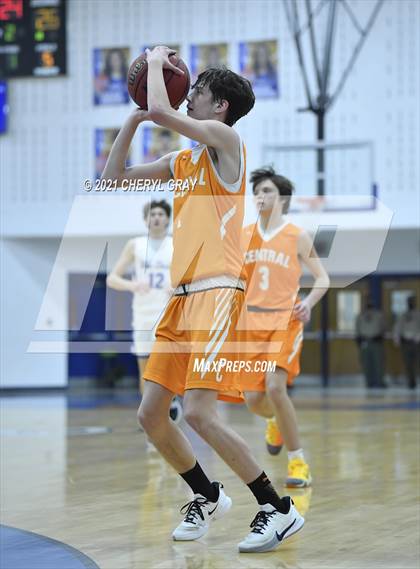 Thumbnail 3 in Sullivan Central @ Unicoi County photogallery.