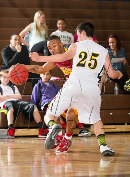 Thumbnail 3 in Thompson Valley vs. Sierra (CHSAA 4A State Tournament Round 2) photogallery.