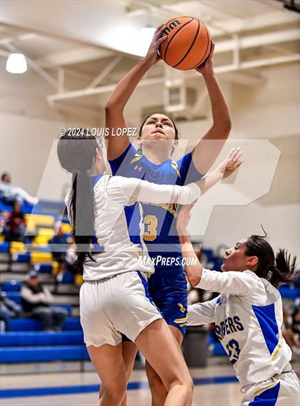 Thumbnail 3 in San Dimas @ Charter Oak photogallery.