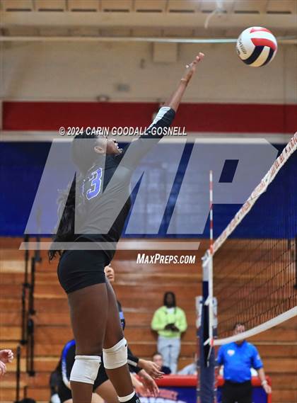 Thumbnail 2 in Durham School of the Arts @ West Carteret, NCHSAA Round 1 photogallery.