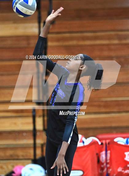Thumbnail 3 in Durham School of the Arts @ West Carteret, NCHSAA Round 1 photogallery.