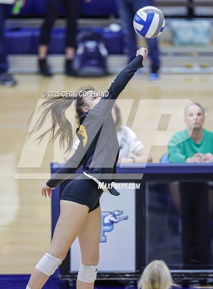 Thumbnail 2 in Sequoyah vs. Creekview (Region 6AAAAA 3rd Place) photogallery.