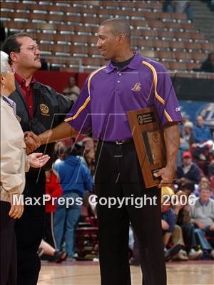 Thumbnail 3 in Lynwood vs. Long Beach Poly (CIF SoCal D1 Final) photogallery.