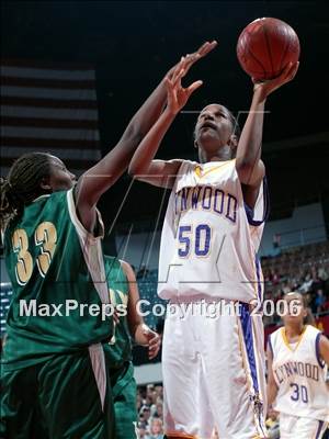 Thumbnail 3 in Lynwood vs. Long Beach Poly (CIF SoCal D1 Final) photogallery.