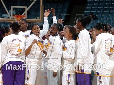 Thumbnail 2 in Lynwood vs. Long Beach Poly (CIF SoCal D1 Final) photogallery.