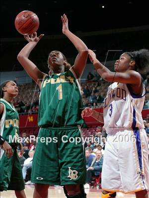 Thumbnail 1 in Lynwood vs. Long Beach Poly (CIF SoCal D1 Final) photogallery.