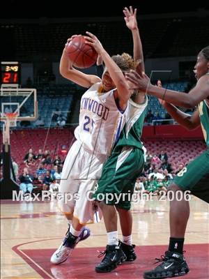 Thumbnail 2 in Lynwood vs. Long Beach Poly (CIF SoCal D1 Final) photogallery.
