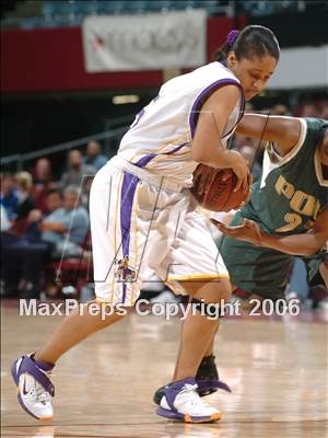 Thumbnail 3 in Lynwood vs. Long Beach Poly (CIF SoCal D1 Final) photogallery.