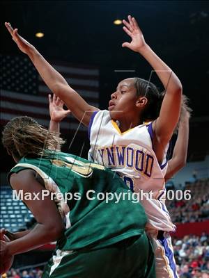 Thumbnail 2 in Lynwood vs. Long Beach Poly (CIF SoCal D1 Final) photogallery.