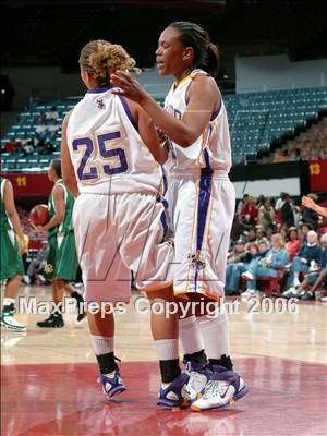 Thumbnail 3 in Lynwood vs. Long Beach Poly (CIF SoCal D1 Final) photogallery.