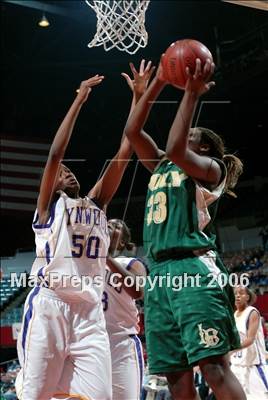 Thumbnail 3 in Lynwood vs. Long Beach Poly (CIF SoCal D1 Final) photogallery.