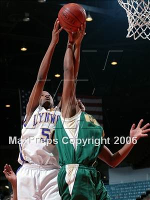 Thumbnail 1 in Lynwood vs. Long Beach Poly (CIF SoCal D1 Final) photogallery.