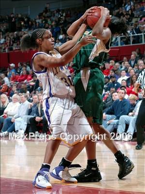 Thumbnail 2 in Lynwood vs. Long Beach Poly (CIF SoCal D1 Final) photogallery.