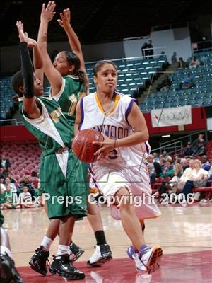 Thumbnail 2 in Lynwood vs. Long Beach Poly (CIF SoCal D1 Final) photogallery.