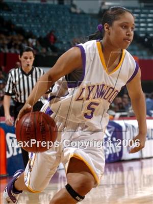 Thumbnail 1 in Lynwood vs. Long Beach Poly (CIF SoCal D1 Final) photogallery.