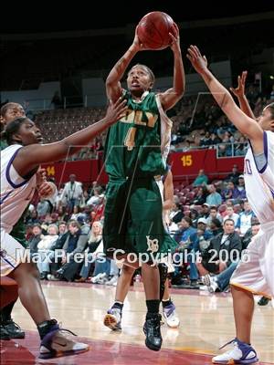 Thumbnail 2 in Lynwood vs. Long Beach Poly (CIF SoCal D1 Final) photogallery.