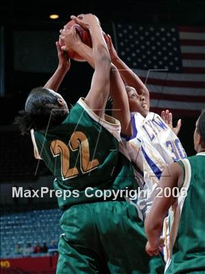 Thumbnail 3 in Lynwood vs. Long Beach Poly (CIF SoCal D1 Final) photogallery.