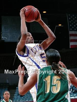 Thumbnail 3 in Lynwood vs. Long Beach Poly (CIF SoCal D1 Final) photogallery.