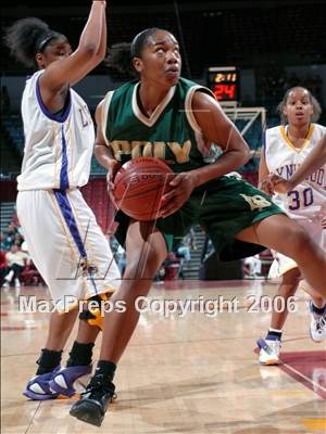 Thumbnail 2 in Lynwood vs. Long Beach Poly (CIF SoCal D1 Final) photogallery.