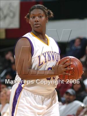 Thumbnail 2 in Lynwood vs. Long Beach Poly (CIF SoCal D1 Final) photogallery.