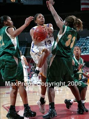 Thumbnail 3 in Lynwood vs. Long Beach Poly (CIF SoCal D1 Final) photogallery.
