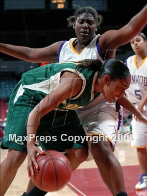 Thumbnail 3 in Lynwood vs. Long Beach Poly (CIF SoCal D1 Final) photogallery.