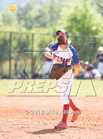 Thumbnail 1 in Red Bank vs McMinn County photogallery.