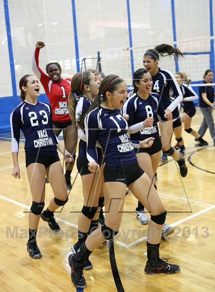 Thumbnail 3 in Vacaville Christian vs Bradshaw Christian (CIF SJS D5 Final) photogallery.