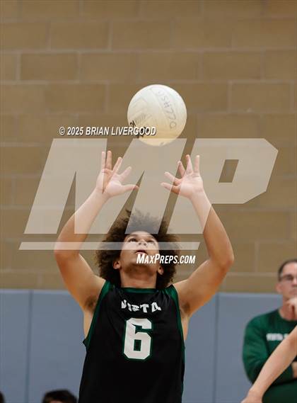 Thumbnail 2 in Grandview vs. Mountain Vista photogallery.