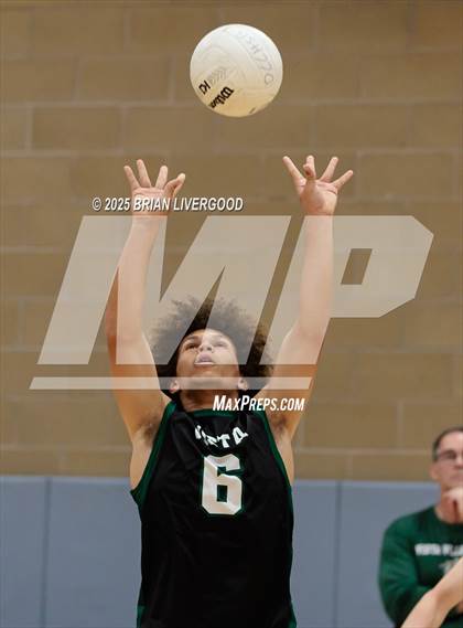 Thumbnail 3 in Grandview vs. Mountain Vista photogallery.