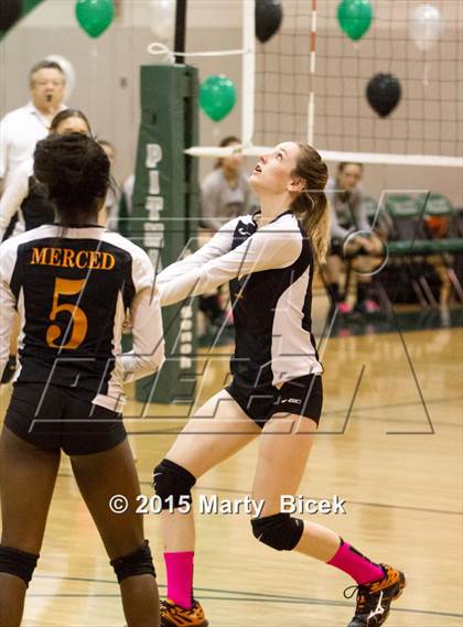 Thumbnail 1 in JV: Pitman vs Merced photogallery.