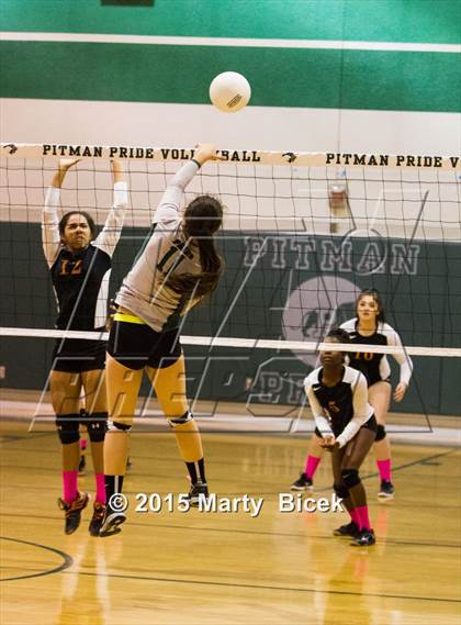 Thumbnail 2 in Pitman vs Merced photogallery.
