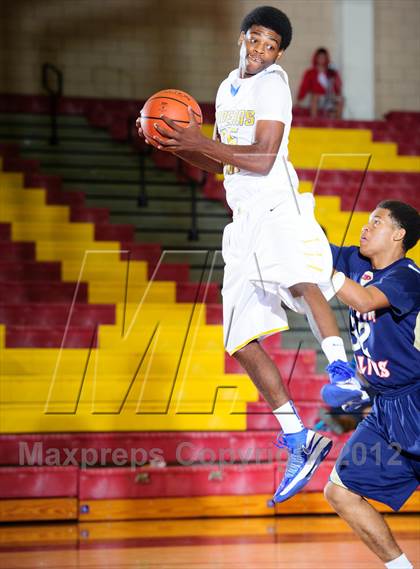 Thumbnail 3 in Copperas Cove vs Klein Collins (McDonald's Texas Invitational) photogallery.