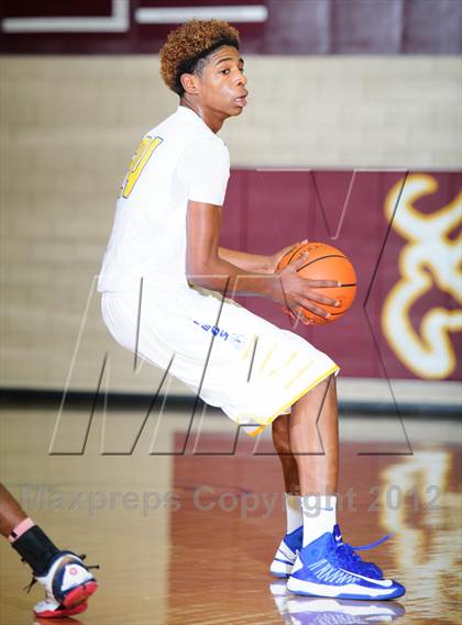 Thumbnail 2 in Copperas Cove vs Klein Collins (McDonald's Texas Invitational) photogallery.