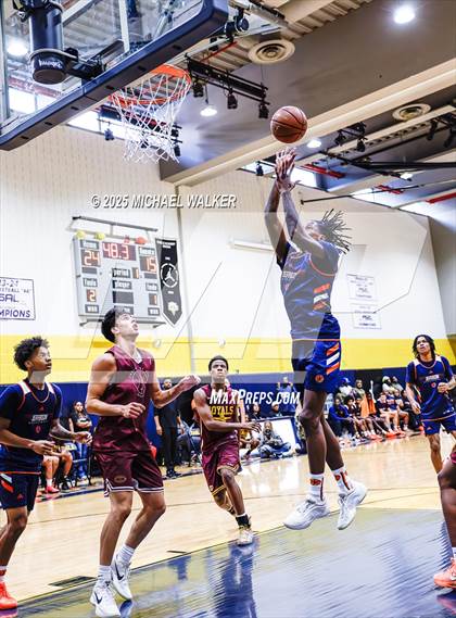 Thumbnail 2 in Thomas Jefferson Campus Vs Christ the King (City Is Mine HS Classic) photogallery.