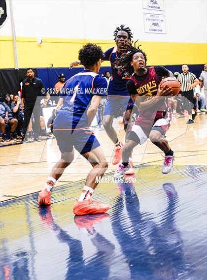 Thumbnail 2 in Thomas Jefferson Campus Vs Christ the King (City Is Mine HS Classic) photogallery.