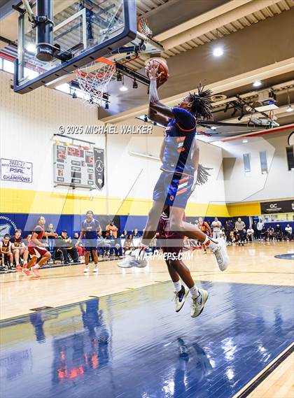 Thumbnail 3 in Thomas Jefferson Campus Vs Christ the King (City Is Mine HS Classic) photogallery.