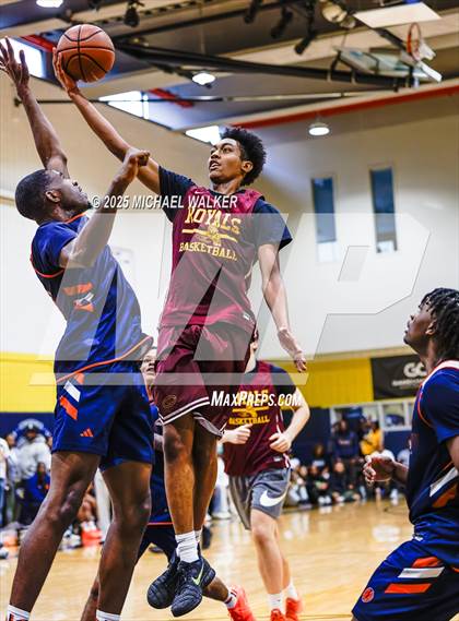 Thumbnail 2 in Thomas Jefferson Campus Vs Christ the King (City Is Mine HS Classic) photogallery.