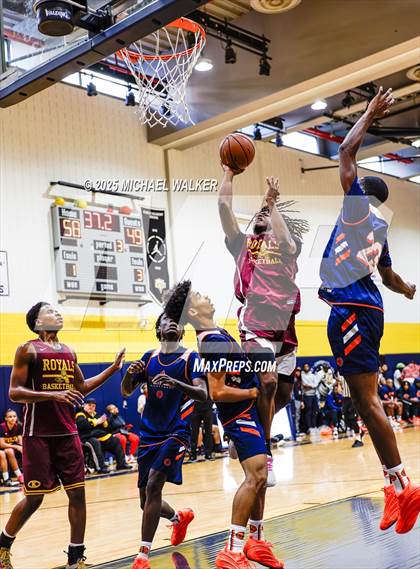 Thumbnail 3 in Thomas Jefferson Campus Vs Christ the King (City Is Mine HS Classic) photogallery.