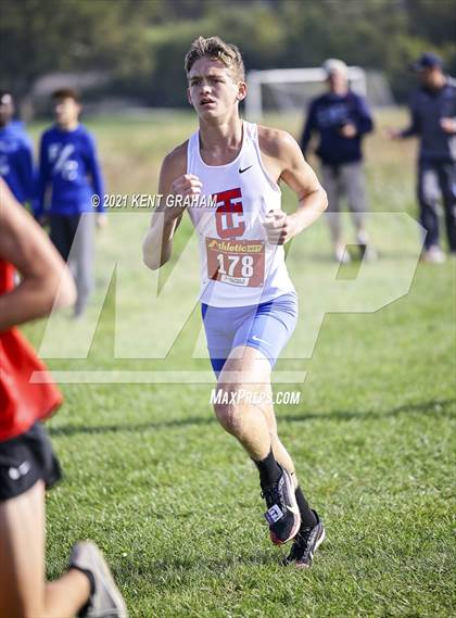Thumbnail 1 in IHSAA Semi State Cross Country Boys Championships photogallery.